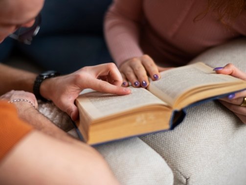 people-library-reading-books_23-2150293531